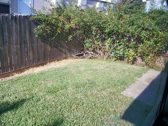 5th image of 120 Hoxsie Ct #A