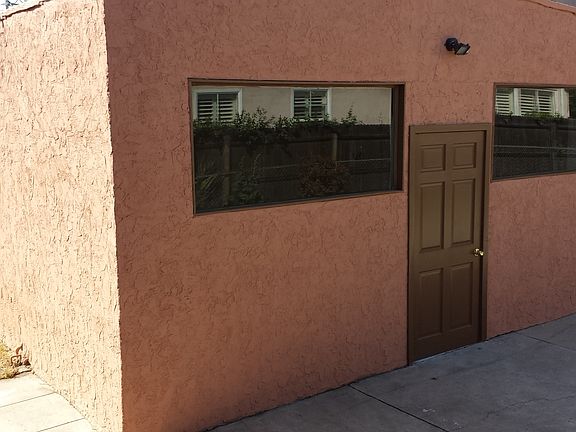 3rd image of 3044 Perlita Ave