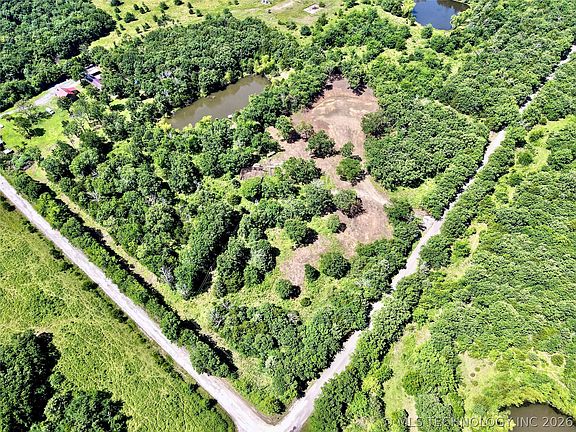 5th image of 3927 SE Hulsey Prairie Rd
