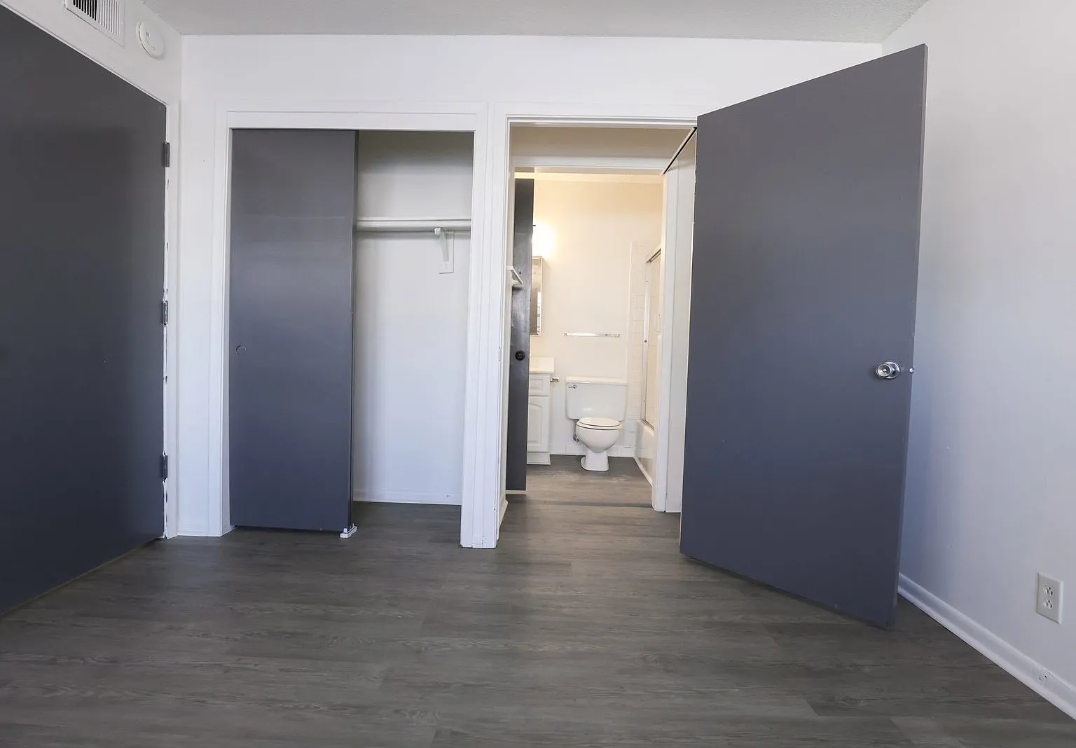 Benson Place Apartments — Photo 2