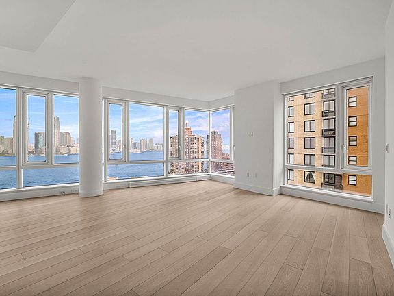 5th image of 70 Little St W Unit 20-C