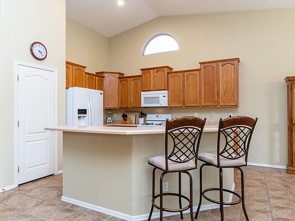 4th image of 1443 E Jade Dr