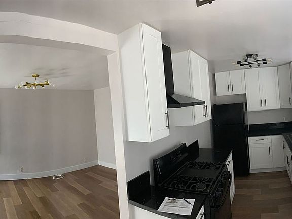 2nd image of 1134 Orange Ave