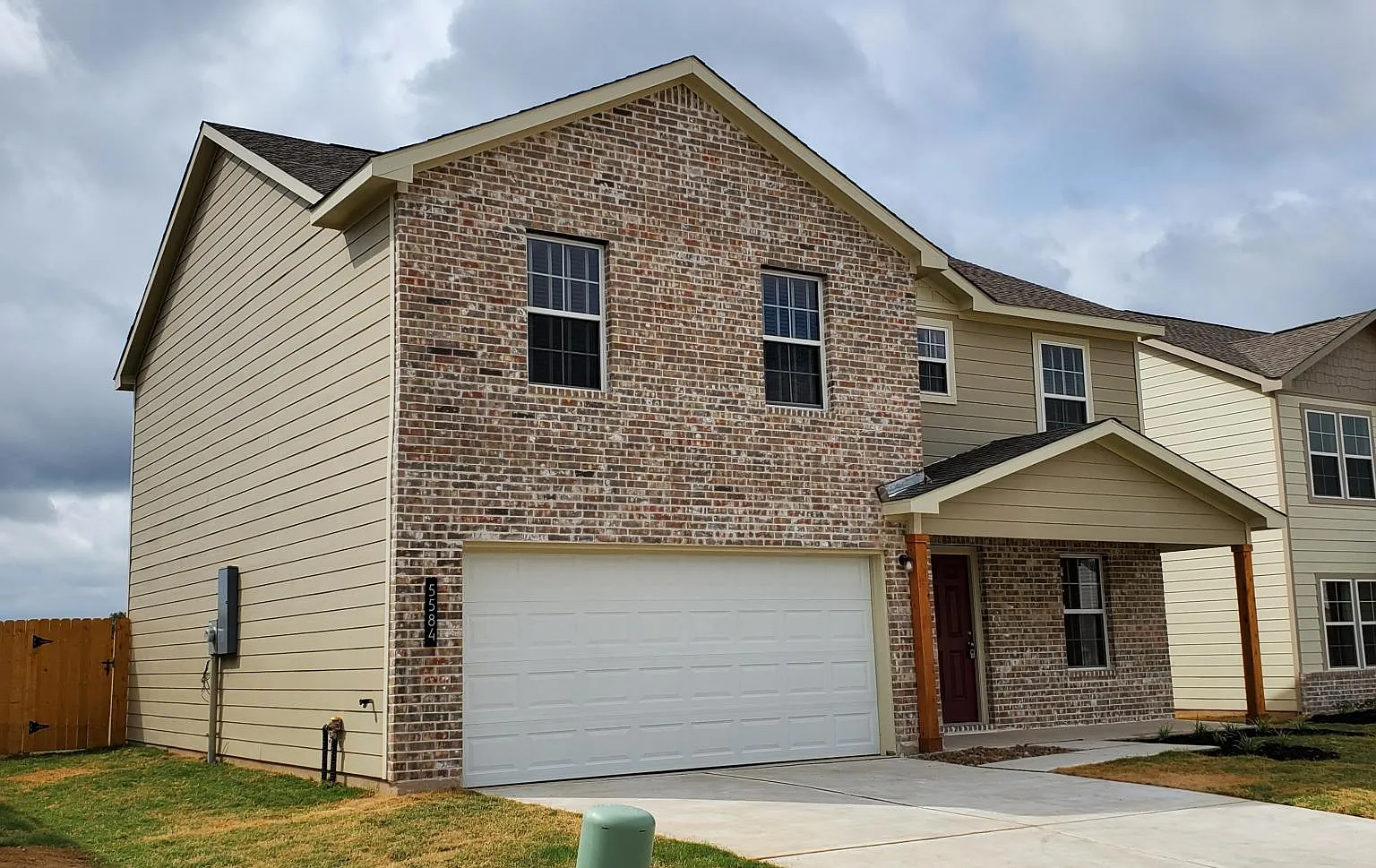 4 bed, 2.5 bath, 2057 sqft, $1,950 — Photo 2