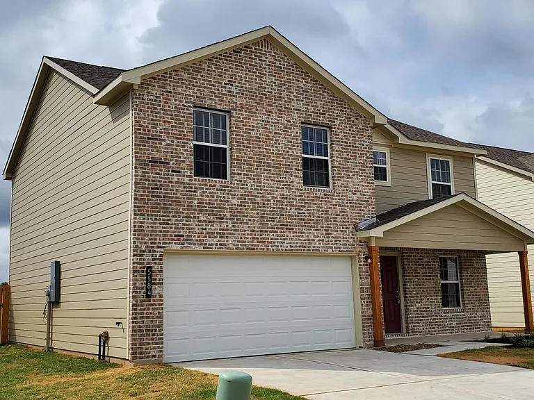 5584 Fox Bluff Dr — Photo 2