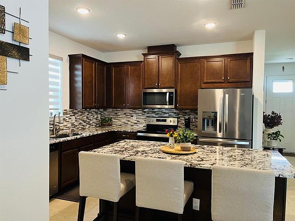 3rd image of 8565 Lamppost Ln