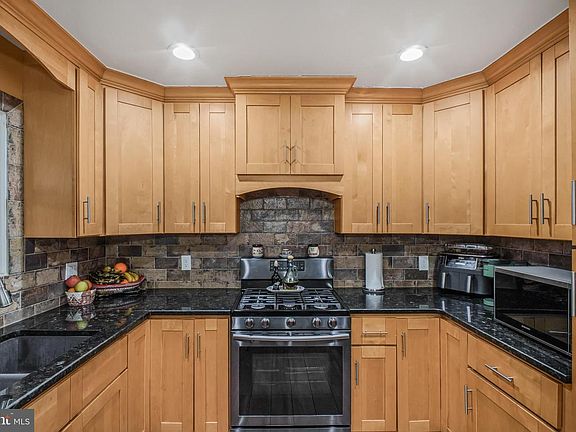 4th image of 8227 Frye Rd