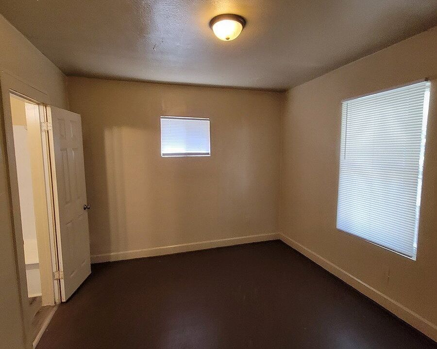 1st image of 1640 E Bradbury Ave