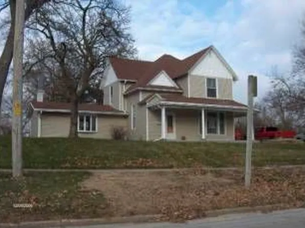 610 E Division St, Colfax, IA 50054