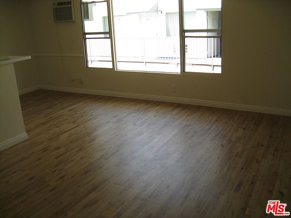 4th image of 1137 Wilcox Pl
