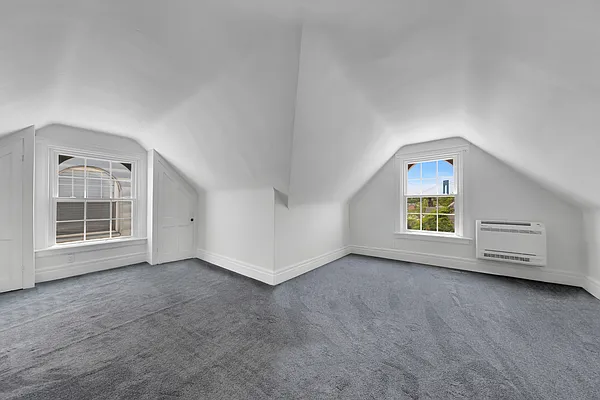 Bedroom, photo 1