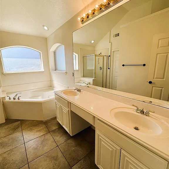 4820 Western Meadows Ct #4820 — Photo 3