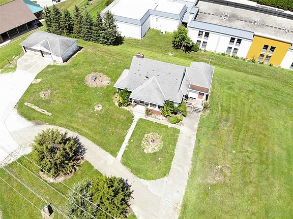4th image of 1024 State Road 229