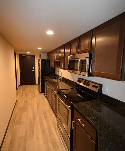 Galaxie High Rise Apartments — Photo 21