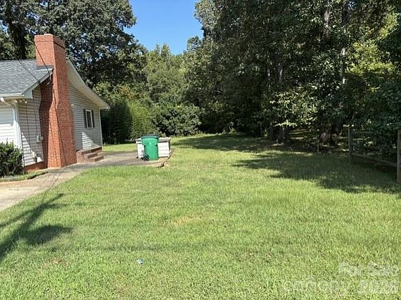 4th image of 7331 Mallard Creek Rd