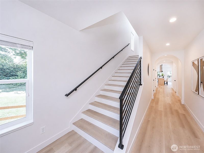 5th image of 3333 NASSAU ST