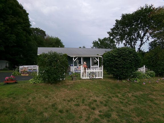 5th image of 587 St. Albans Road