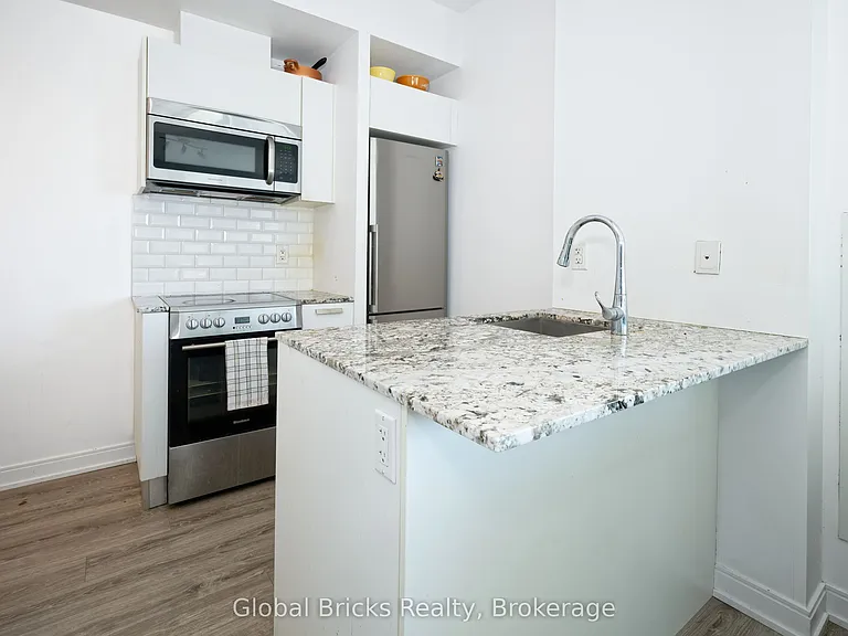 42 Charles St E #2509 — Photo 9