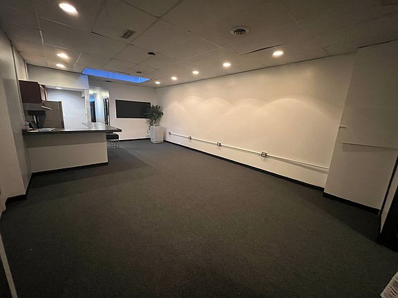 2nd image of 226 N Gay St Suite 2