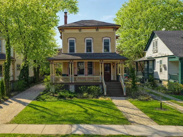 511 N Grove Ave, Oak Park, IL 60302