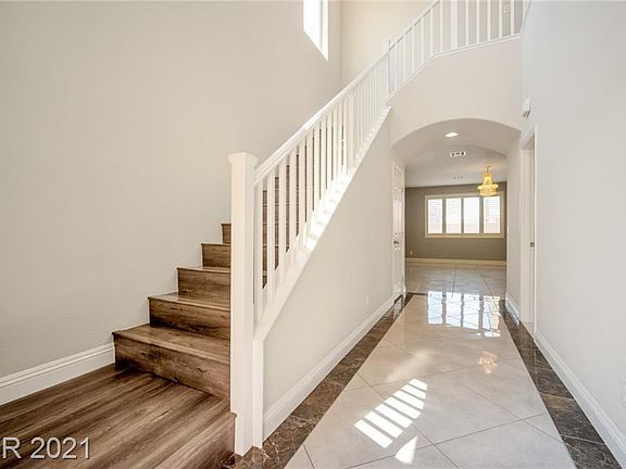2nd image of 1008 Kimbark Ave
