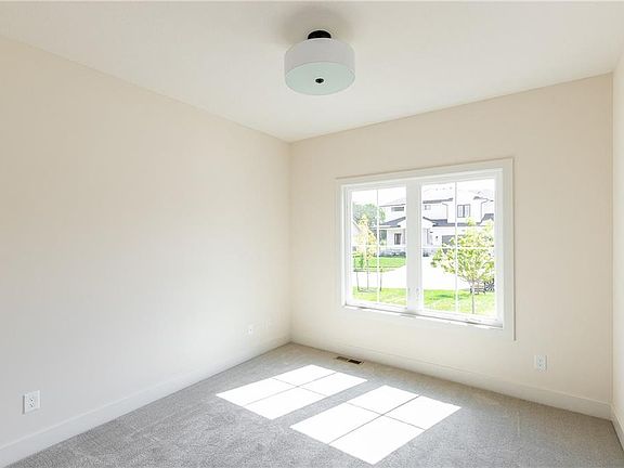 5th image of 18460 Pawnee Ln