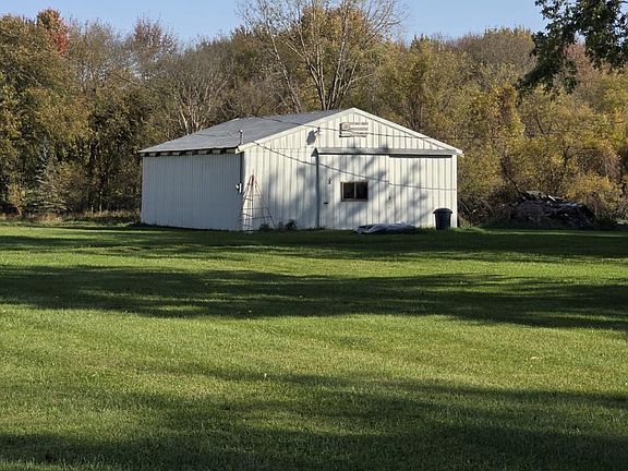 3rd image of Hackman Rd