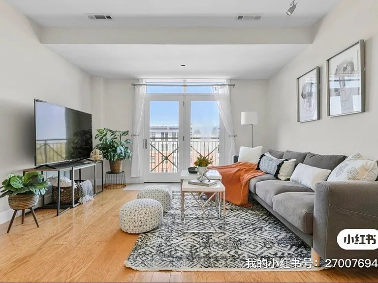 1501 Commonwealth Ave #402 — Photo 1