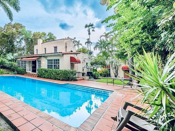 5th image of 423 Alcazar Ave