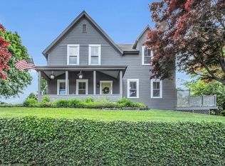 101 Acorn St, Clinton, MA 01510