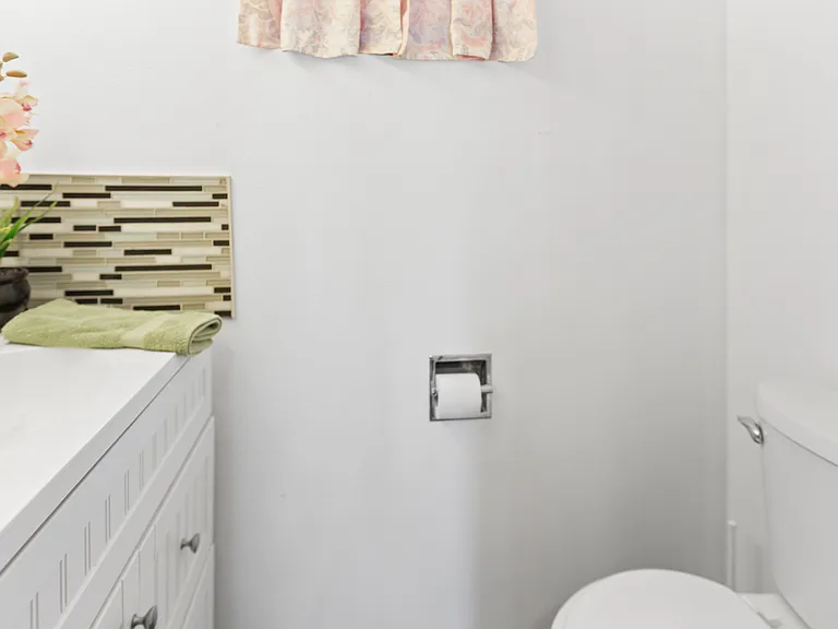 5203 Desert View Dr — Photo 3