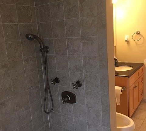 2nd image of 1203 Towne House Vlg
