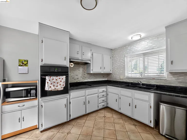 2928 Rio Grande Dr — Photo 10