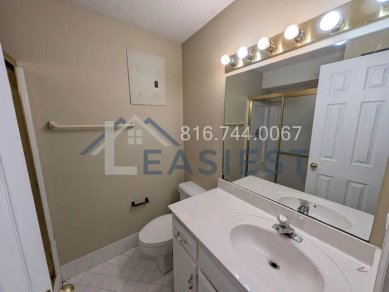 1855 NE Knollbrook St — Photo 16