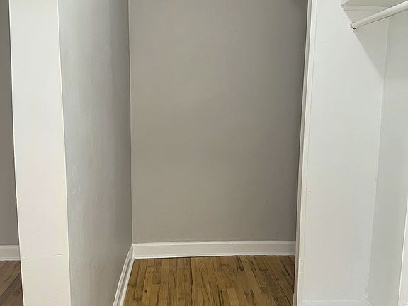 4th image of 6818-1 N Wayne Ave #102