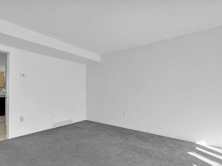 50 Chapman Ct #14 — Photo 8