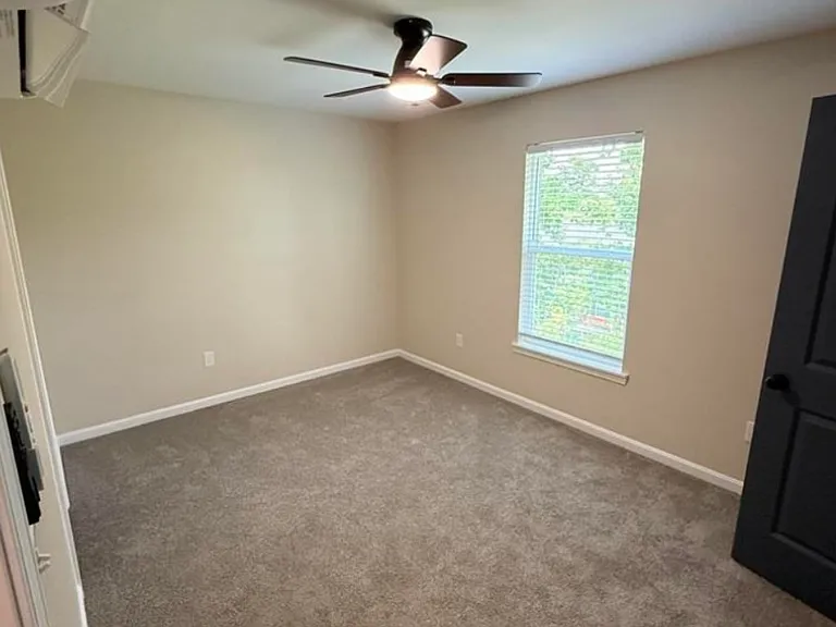 1202 Woodland Dr — Photo 10