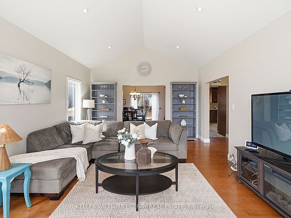 4th image of 332 Carnegie Beach Rd