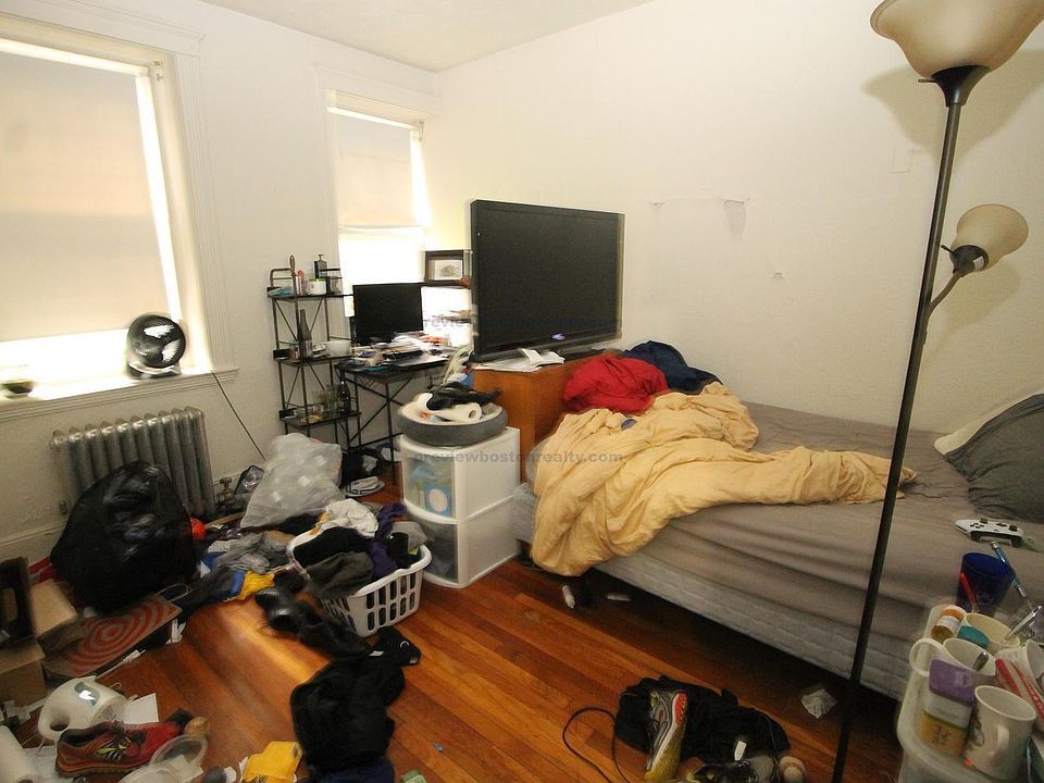 2nd image of 1810 Commonwealth Ave #Ul2