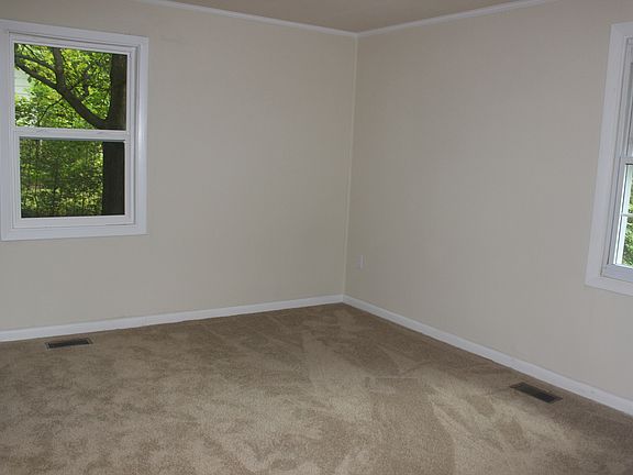 3rd image of 10805 Cropp Dr