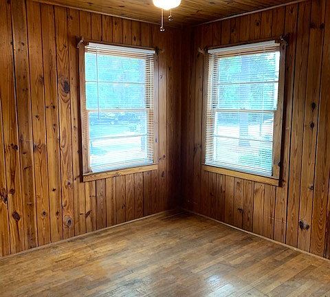 4th image of 106 E Mary St APT B