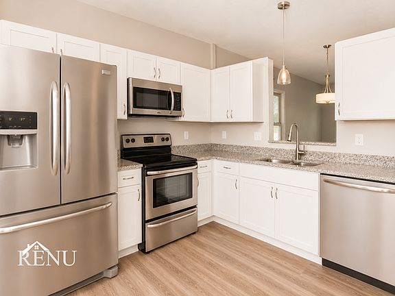 3rd image of 2710 Lucas Dr