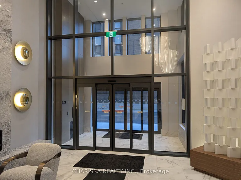 75 James St S #612 — Photo 22