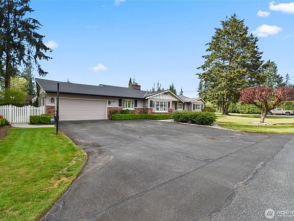 2nd image of 8120 55th Avenue NE