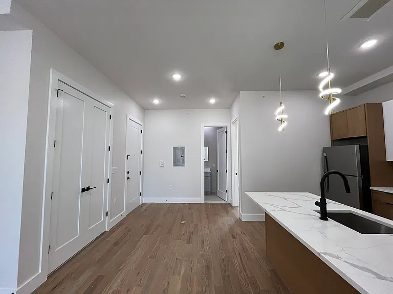 40 Lembeck Ave — Photo 7