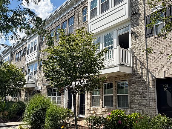 2nd image of 405 Monroe Ave