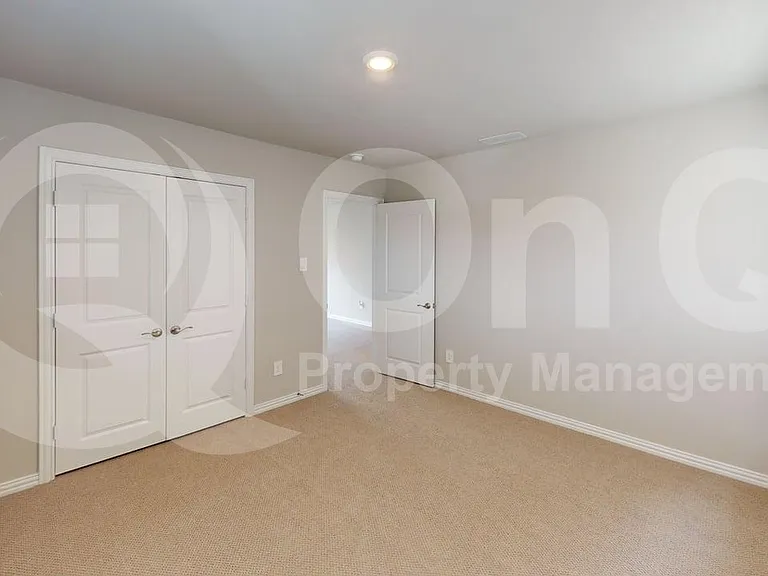 616 McKenna Dr — Photo 13