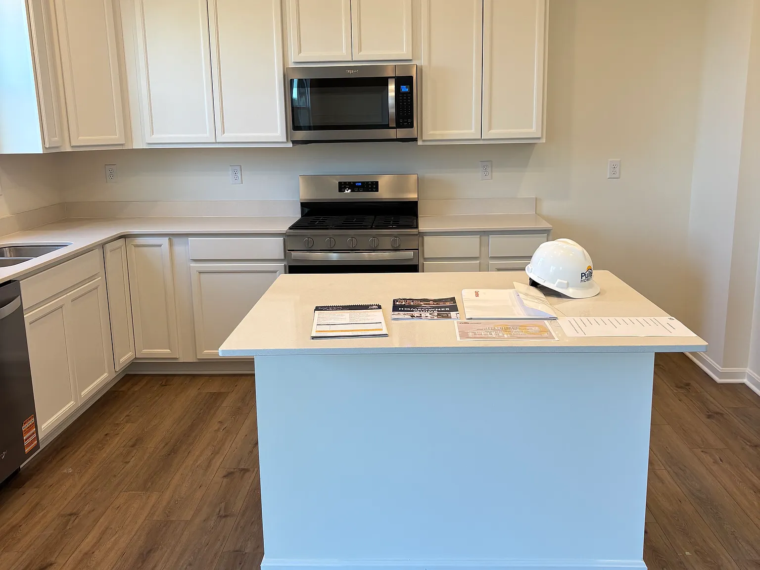 4 bed, 2265 sqft, $2,750 — Photo 3