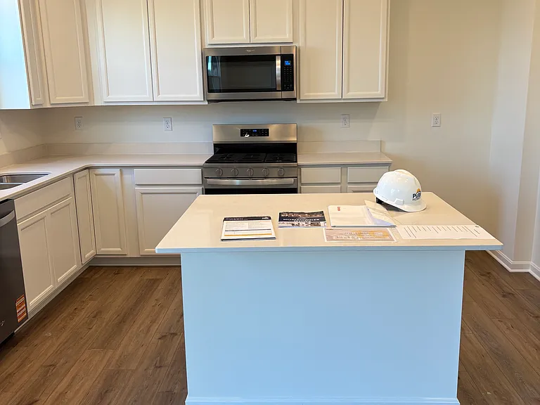6814 Oak Rock Dr — Photo 3