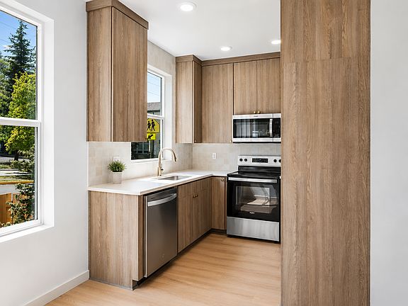 5th image of 5131-5135 SE Morrison St #5131